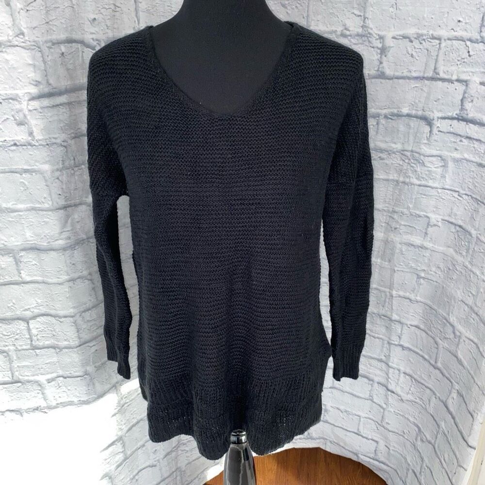 Charlotte Russe vneck knit pattern Longsleeve sweater w/side slits sz S